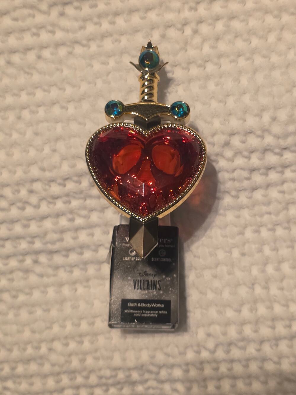 Bath & Body Works Disney Villains Evil Queen Pierced Heart Wallflower Plug-In.